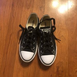 Kids size 2 chucks